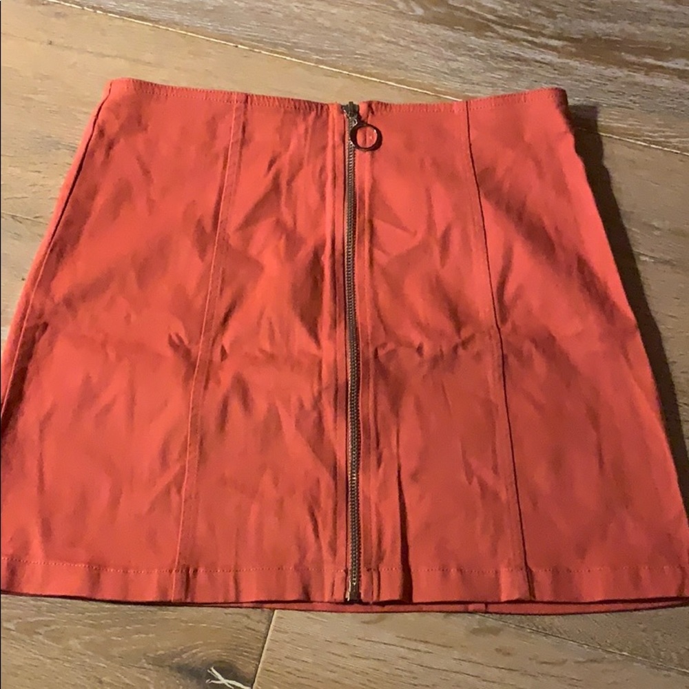 Summary zip up skirt